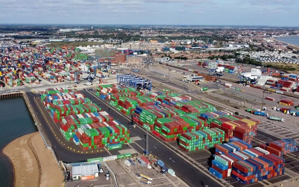 刚刚！英国最大的集装箱港口要罢工！整个供应链将将出现严重中断！